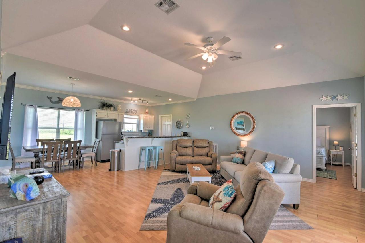 Bright Crystal Beach House, Walk To Coast! Villa Bolivar Peninsula Exterior photo
