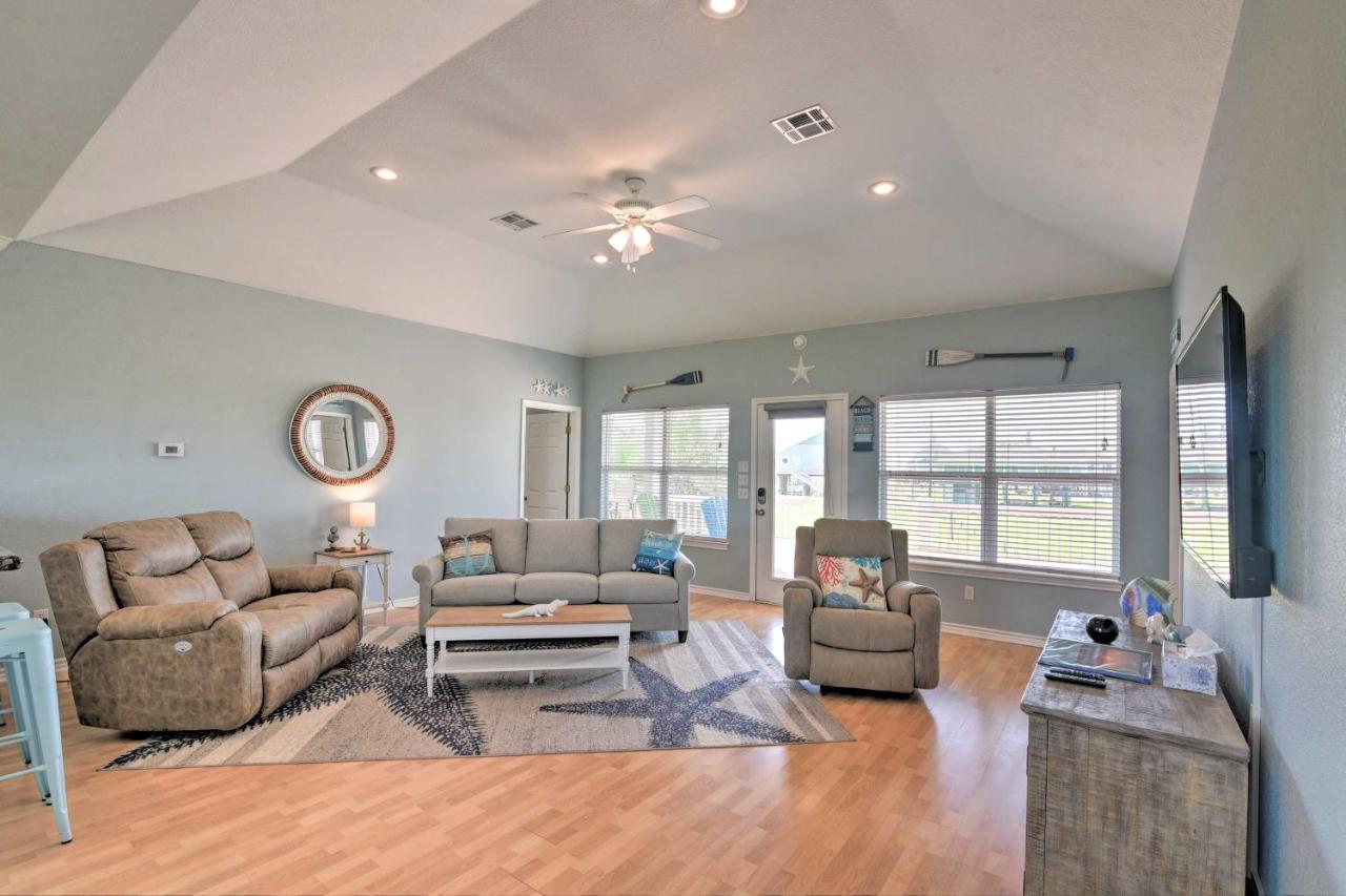 Bright Crystal Beach House, Walk To Coast! Villa Bolivar Peninsula Exterior photo